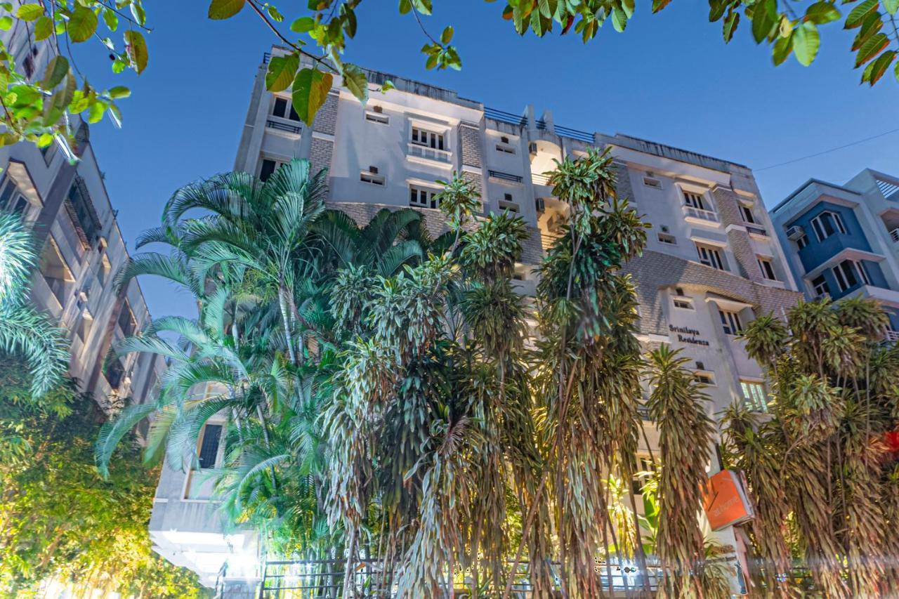 At Home Apartamento Hyderabad Exterior foto